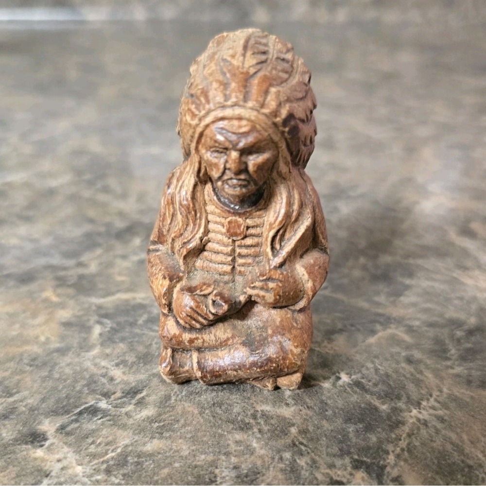 Carved Syroco Indian Chief America  With Peace Pipe Sitting Native  -‎ 3 INCH
